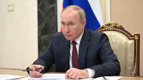 Путин призвал Россию готовиться к удару омикрон-штамма коронавируса
