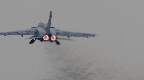 Ливия, Триполи, Северная Африка, Политика, Конфликты, Вооруженные формирования, Война, Халиф Хафтар, Правительство, Авиация, Бомбардировки