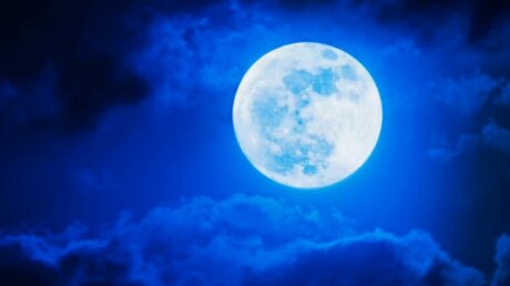 Последнее полнолуние десятилетия в пятницу, 13: где наблюдать "мистическую Луну"  