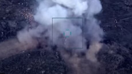 Армия Азербайджана зафиксировала на видео, как уничтожает армянскую бронетехнику и склады с боеприпасами