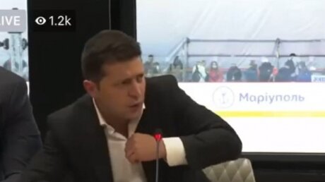 ​Зеленский испугался звуков хоккейного матча и его охрана пришла на помощь, опубликованы кадры