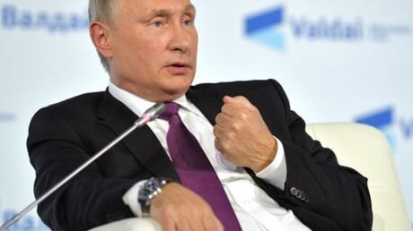 Путин пояснил, почему произошла трагедия на подлодке "Курск", – подробности заявления