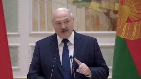 Лукашенко пообещал, что коснувшиеся военных уйдут с митингов "без рук"