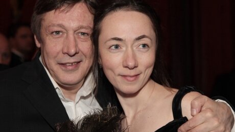 Супруга Михаила Ефремова Софья Кругликова прояснила слухи о разводе с актером