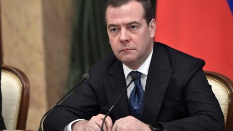 Медведев объяснил, в каких случаях вакцинация от коронавируса может стать обязательной