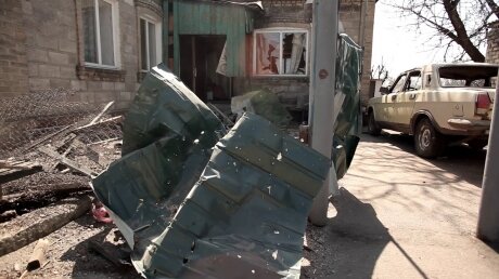 ​ВСУ преподнесли "подарок" жительницам Донбасса, обстреляв их дома: опубликованы кадры