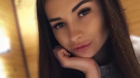 Спасая свою жизнь: 22-летняя российская модель Екатерина Стецюк выпрыгнула с 6-го этажа - подробности 
