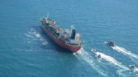 Скандал между Сеулом и Тегераном: южнокорейцы просят иранцев освободить задержанный корабль