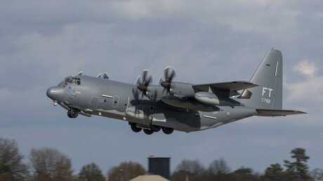 В Киеве сел военно-транспортный самолет ВВС США на фоне обострения в Донбассе