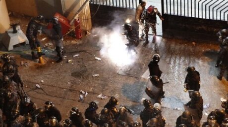 Взрывы в Посольстве России в Бейруте – полиция забросила гранаты, целясь в демонстрантов