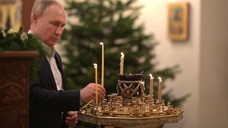 Путин на Рождество приехал в храм в Ново-Огарево: видео богослужения