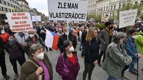 Митинги против политики нынешнего главы Чехии Земана состоялись в стране 