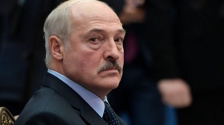 Лукашенко пообещал оппозиции "досрочно уйти в отставку"