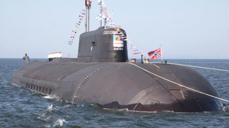 В Северодвинске спустили на воду первую серийную атомную подлодку "Новосибирск" – захватывающие кадры