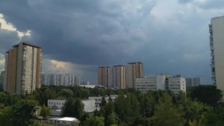 Погода в Москве: западный циклон принес в столицу аномальные осадки в августе