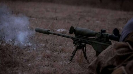 Украинский снайпер лишил жизни полицейского ДНР, спасавшего детей