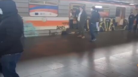 Оппозиционеры Армении полностью перекрыли движение метро в рамках акции по отставке Пашиняна