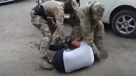 ФСБ предотвратила теракт в Хабаровске: террорист пытался сбежать с места скопления людей