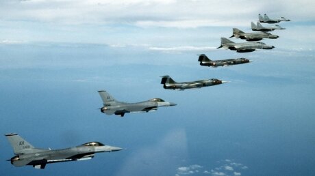 На Украине сделали новое заявление о полетах НАТО над Крымом