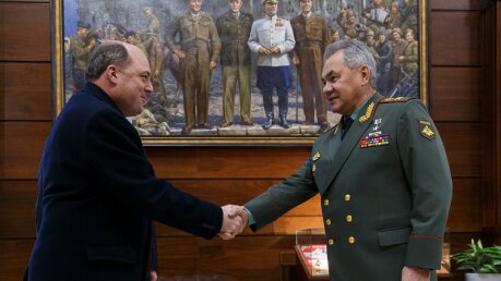 Шойгу убедил главу Минобороны Великобритании, что Россия не намерена нападать на Украину