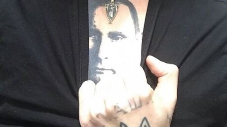 Украинский танцор Полунин показал татуировку с Путиным и обратился к президенту РФ – кадры