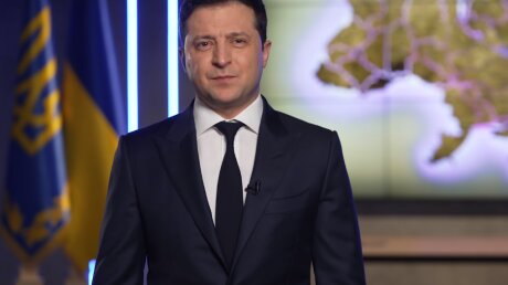 Зеленский в обращении ответил на признание Л/ДНР Россией: "Хотим мира"