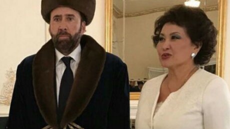 Новый мем с Николасом Кейджем в казахском национальном костюме набирает невероятную популярность в Сети