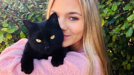 Опрос от Мамба: что думают мужчины о мифе "40 кошек"