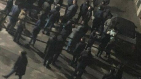 В Умани толпа антисемитов на глазах у полиции набросилась с ножами на евреев