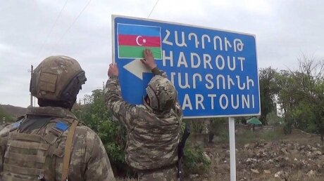 Азербайджан бросил на штурм сел в Карабахе пехоту, танки и артиллерию