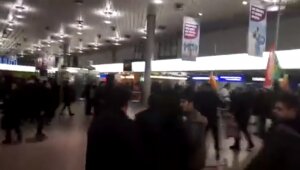 турция, курды, драка. аэропорт, видео, конфликт, сирия, военная операция