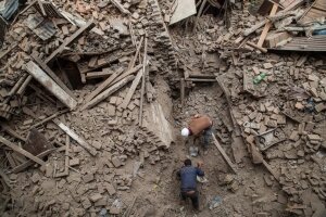 видео, катманду, непал, землетрясение, 80 дней под завалами