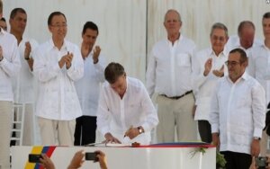 Новости Колумбии, перемирие, мир, мирное соглашение, мирный документ, прекращение войны, Хуан Мануэль Сантос, Родриго Лондоньо Эчеверри