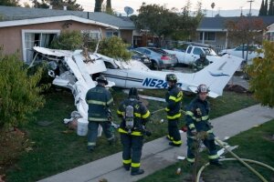 Флорида, самолет, разбился, пострадавшие, дом, госпитализированы, видео, пилот