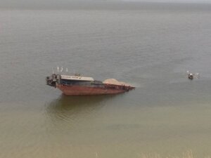 баржа Александр Житник, крушение баржа, херсон, разлив нефти, экология, катастрофа, новости украины