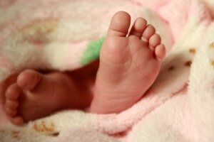 актобе, четыре ноги, младенец, новорожденный, беременная, аномалия, россия, рф, медицина, операция
