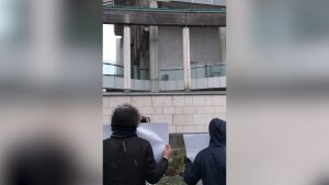 россия, великобритания, посольство, митинг, происшествия, общество, конфликты, видео