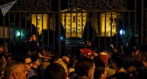 армения, ереван, парламент, протест, закон, выборы, роспуск, пашинян, фото