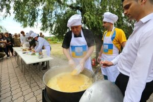 аваков, украина, полиция, донбасс, мариуполь, празднование, 12.06.16, приготовил суп, сергей тарута