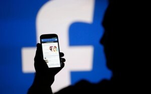 Facebook, Эла Дарлинг, порнография, секс, интим-индустрия
