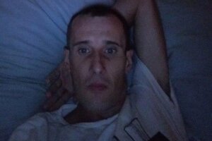 Россия, Саратов, Михаил Туватин. убийца, арест, мать, напала, не верит, школьница, пропавшая, девятилетняя, нашли, мертвой, тело, Кировский район, полиция, криминал, подозреваемый, имя, люди, сознался, окружили, отделение полиции, самосуд, гаражи