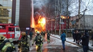 Санкт-Петербург, пожар, возгорание, здание, эвакуция, пострадавшие, ликвидация, спасатели, МЧС, обрушение