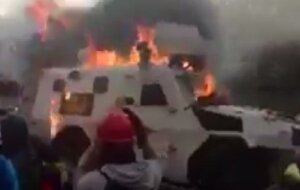Венесуэла, митинг, протест, Николас Мадуро, бронетехника, Нацгвардия, видео