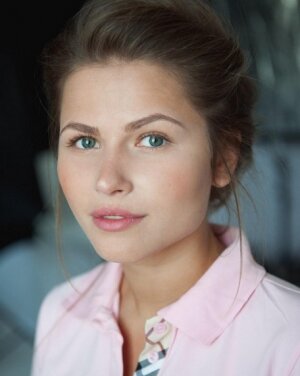 юлия топольницкая, экспонат, ленинград, лабутены, шнуров