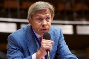 россия, сергей хрущев, ссср, сша, холодная война, политика, джон маккейн, штурмовик, вьетнам