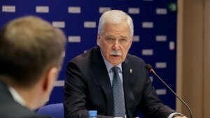 Грызлов призвал не допускать предвыборного обострения в Донбассе Грызлов призвал не допускать предвыборного обострения в Донбассе