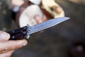 криминал, нож, ранение, голова, происшествия, нападение, бар, чита, полиция, общество, ссора
