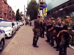 интер, киев, украина, митинг, подробности, журналистам удалось выйти