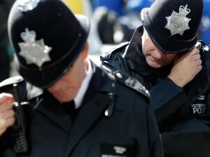 Англия, район Грейт-Хортон, избил, ограбил, старушка, пенсионерка