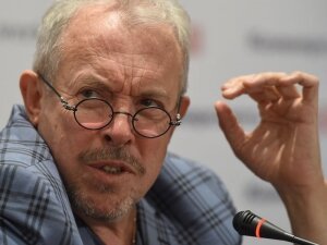 Калашников, Макаревич, Машина Времени, музыкант, ВОВ, история, автомат, оружие, Москва, столица, Россия, РФ, мнение, общество
